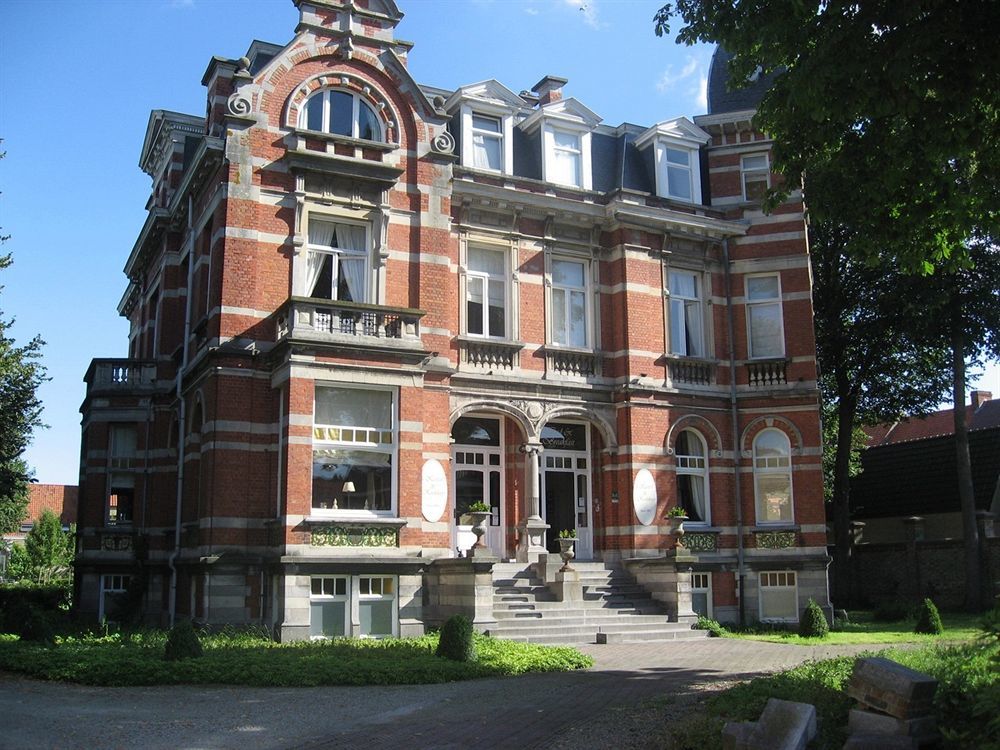 B&B 'T Kasteel & 'T Koetshuys Veurne Exterior photo